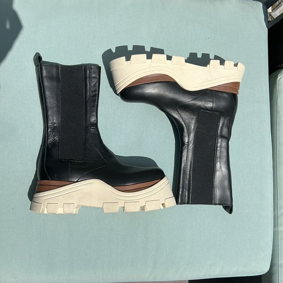 Free People Phoenix Chelsea Boots black size 39/8.5 - Picture 13 of 16